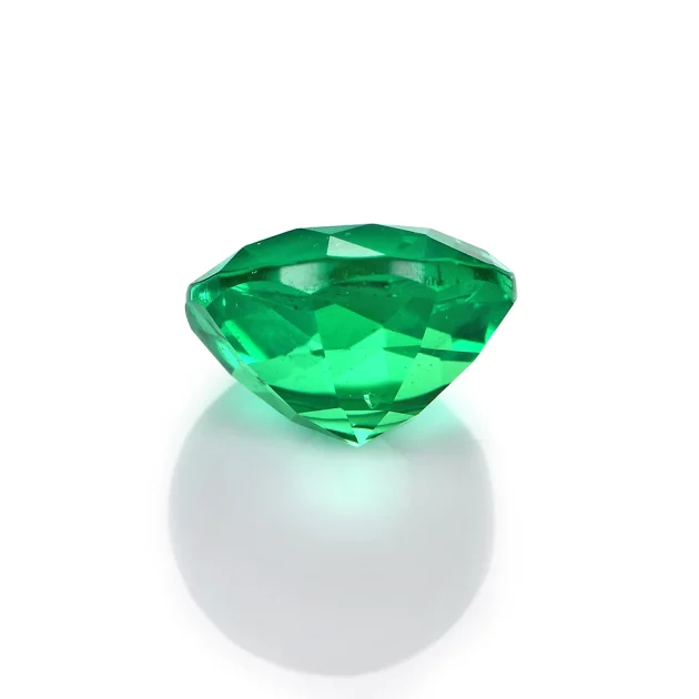 Loose Emerald Gemstone. Round cut in various sizes