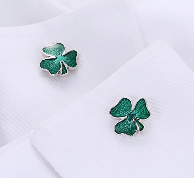 Cufflinks Clover set in Copper. Imitation Rhodium