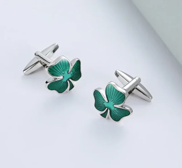 Cufflinks Clover set in Copper. Imitation Rhodium