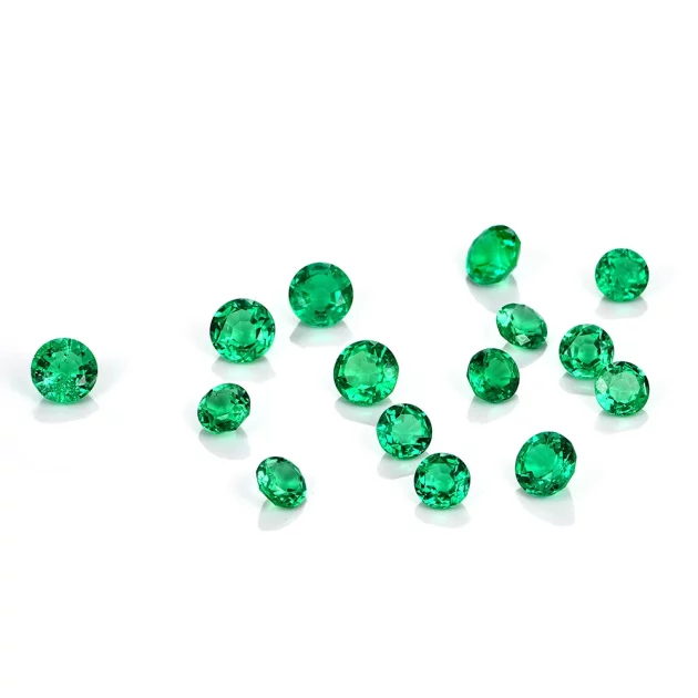 Loose Emerald Gemstone. Round cut in various sizes