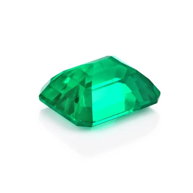 Loose Emerald Gemstone. Classic rectangular cut in various sizes