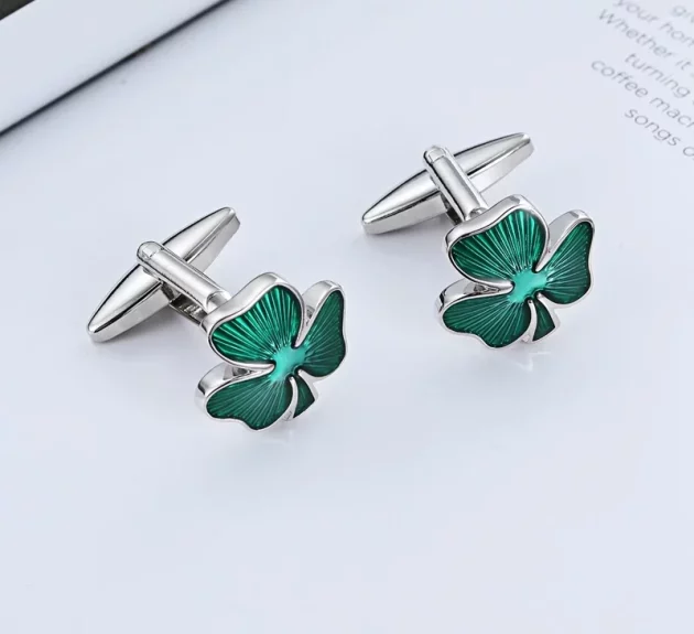 Cufflinks Clover set in Copper. Imitation Rhodium