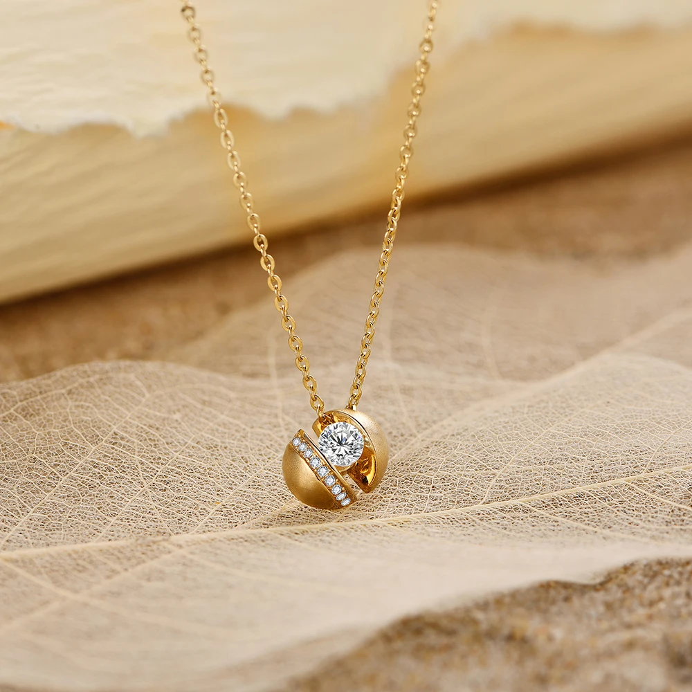 Moissanite Necklace Round (Brilliant) set in Gold.