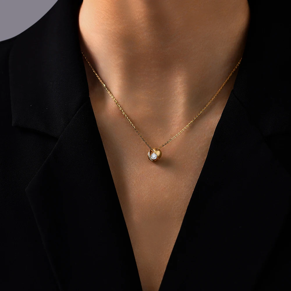 Moissanite Necklace Round (Brilliant) set in Gold.
