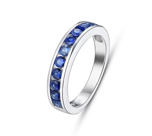 Sapphire Wedding or Engagement Ring Round (Brilliant) set in Sterling Silver.